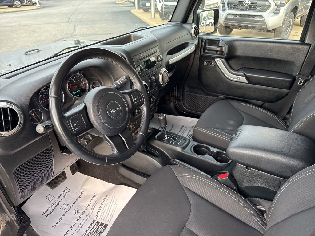 Used 2018 Jeep Wrangler Unlimited Sahara image 15