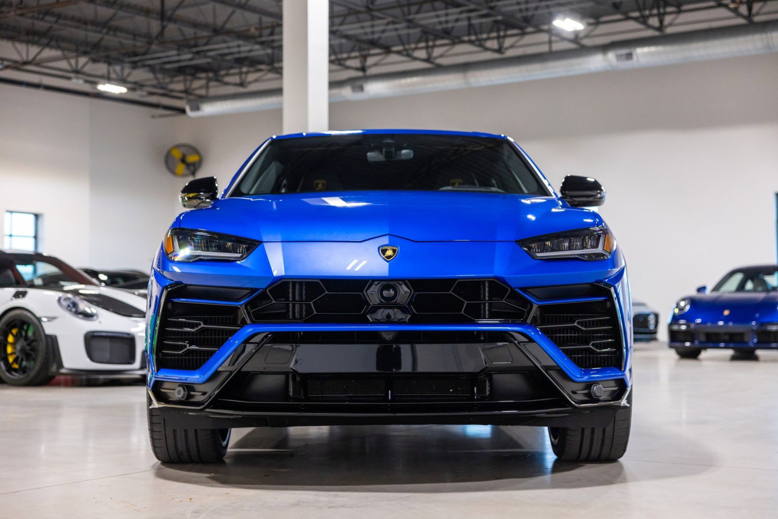Used 2022 Lamborghini Urus image 2