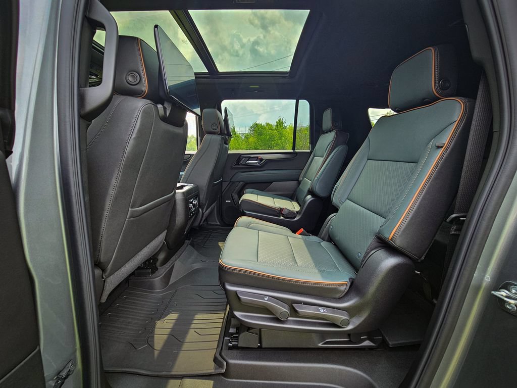 New 2026 GMC Yukon XL AT4 w/ AT4 Premium Plus Package AWD/4WD image 38