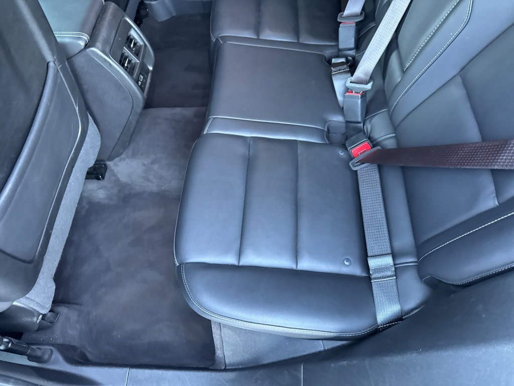 Used 2024 Cadillac XT4 Premium Luxury image 13