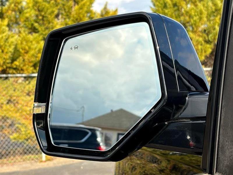 Used 2020 Cadillac Escalade ESV Platinum image 13