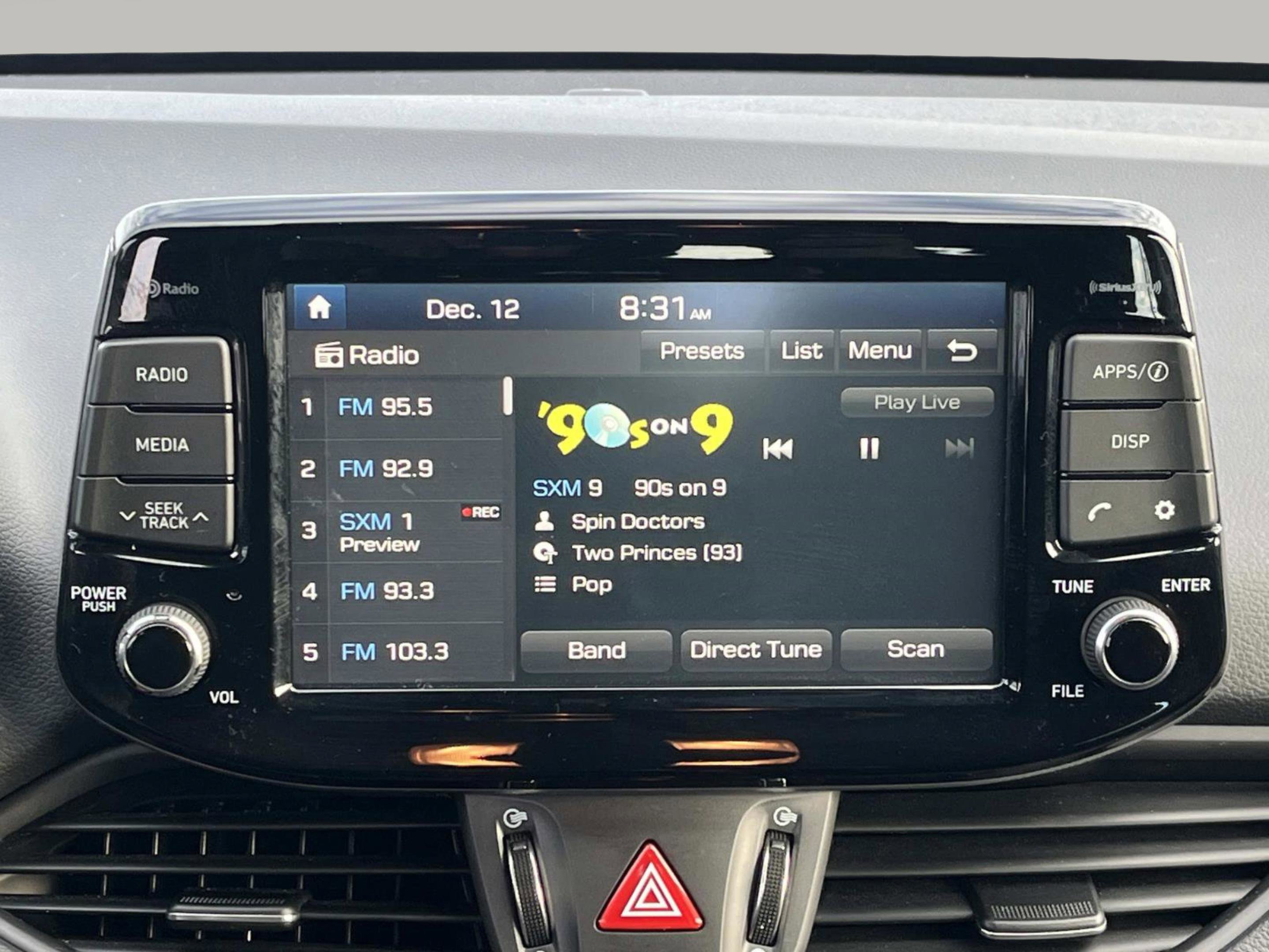 Used 2018 Hyundai Elantra GT image 15