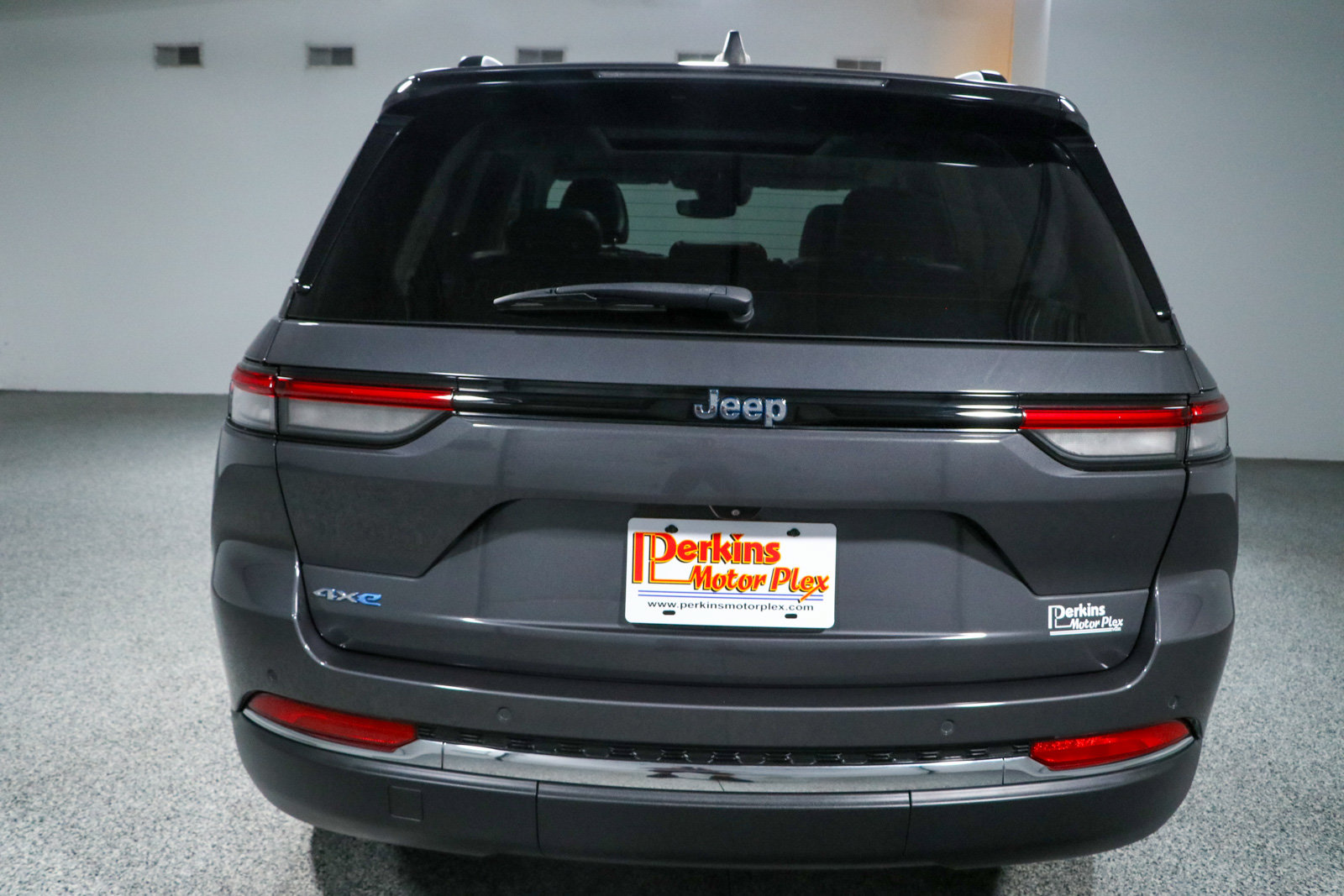Used 2023 Jeep Grand Cherokee 4WD 4xe image 8