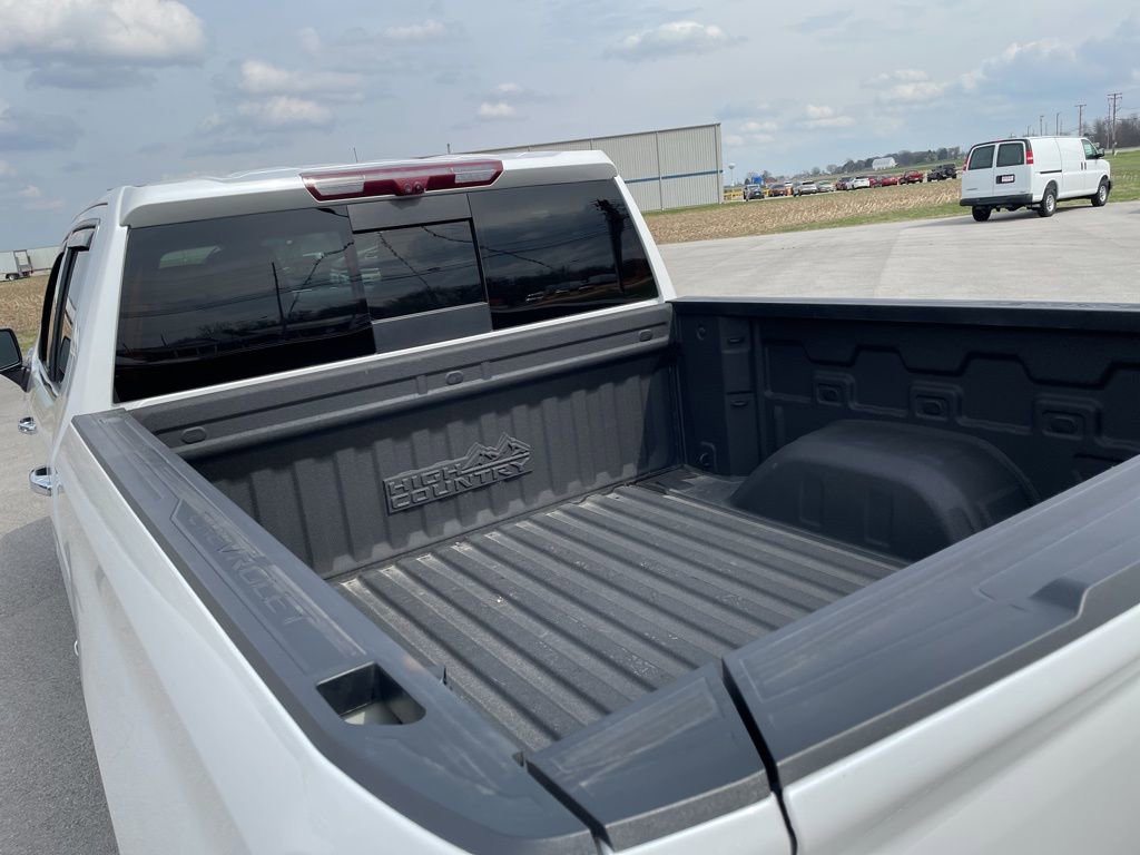 Used 2023 Chevrolet Silverado 1500 High Country w/ High Country Premium Package AWD/4WD image 7
