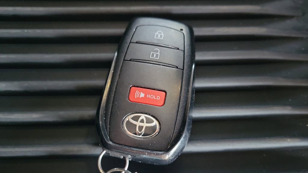 Certified 2025 Toyota Tacoma SR5 AWD/4WD image 24