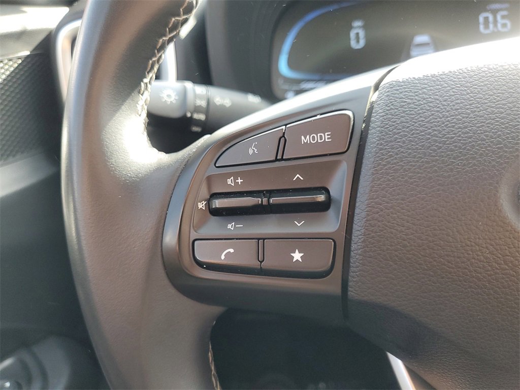 Used 2024 Hyundai Venue SEL image 20