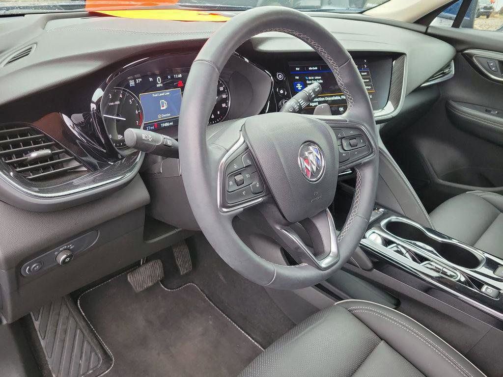 Used 2023 Buick Envision Essence image 8