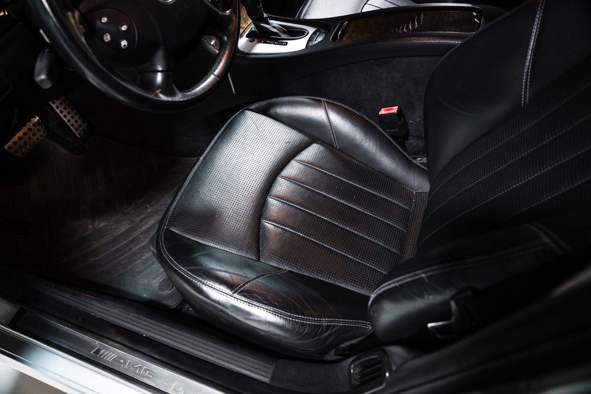 Used 2005 Mercedes-Benz E 55 AMG Sedan image 19