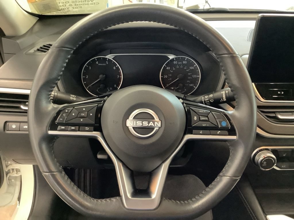 Used 2023 Nissan Altima 2.5 SV w/ SV Premium Package AWD/4WD image 7