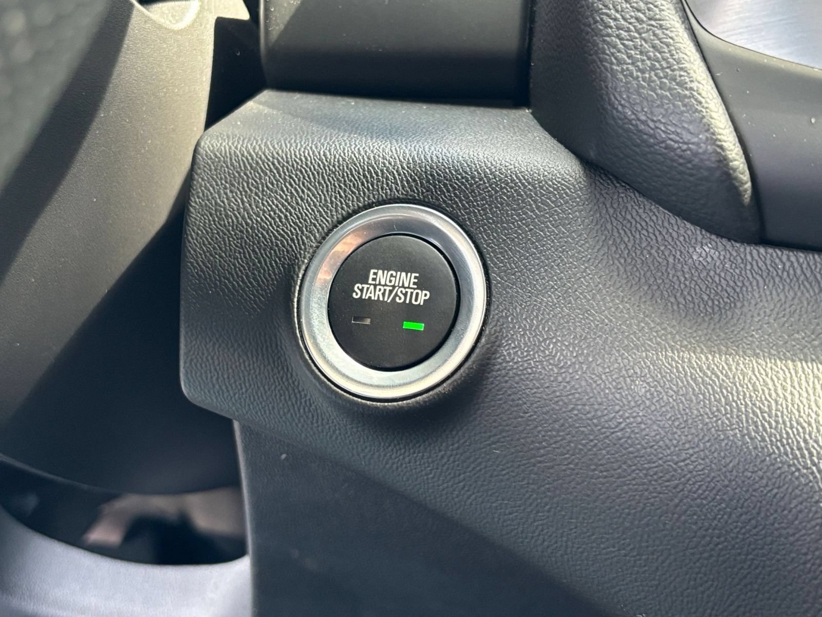 Used 2024 GMC Terrain SLE FWD image 32