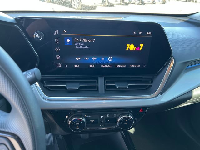 Certified 2025 Chevrolet Trax LT FWD image 17