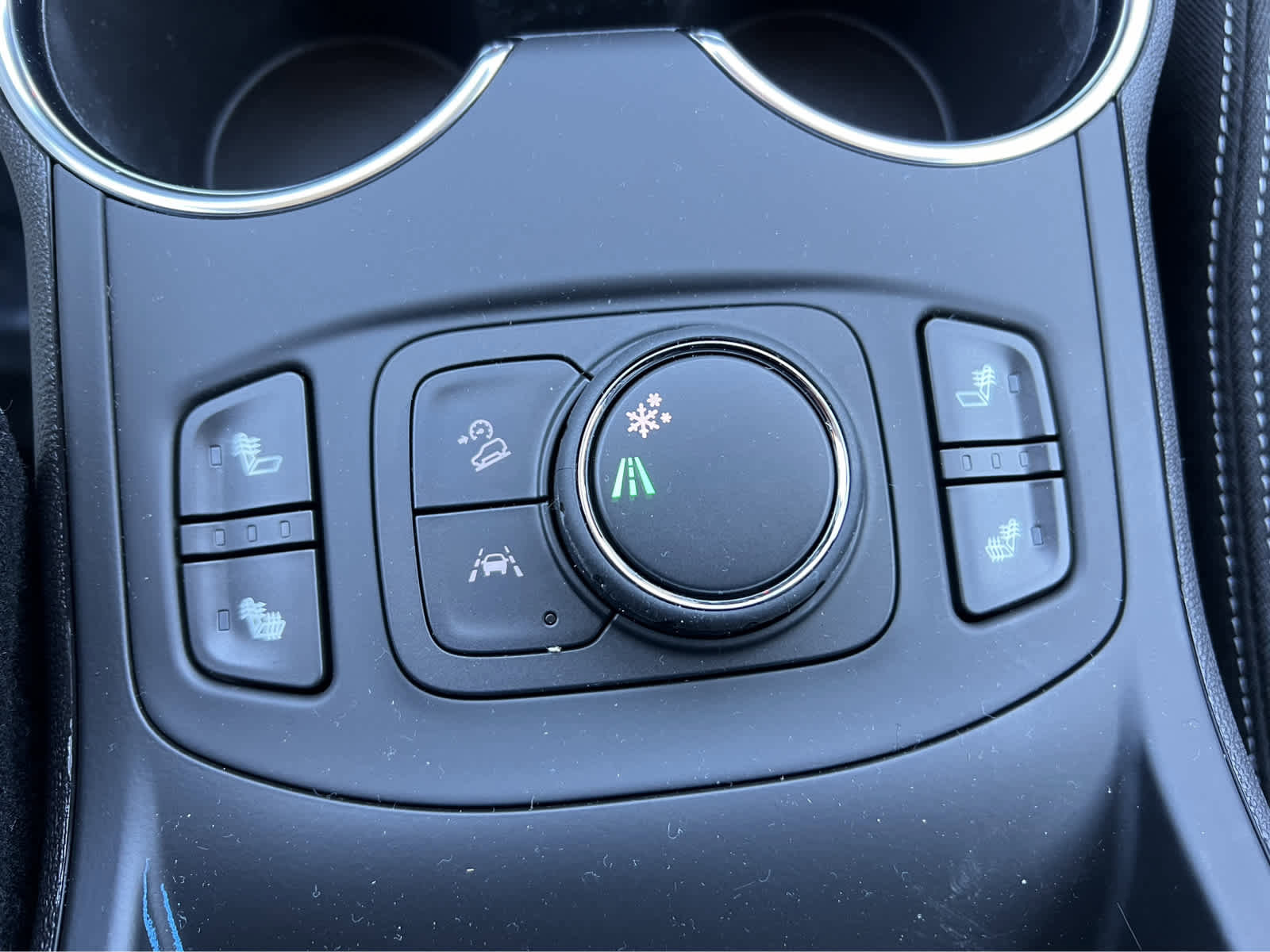 New 2024 GMC Terrain SLE w/ Driver Convenience Package FWD image 22