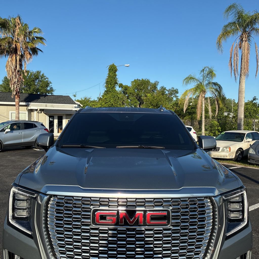 Used 2024 GMC Yukon XL Denali w/ Denali Reserve Package AWD/4WD image 9