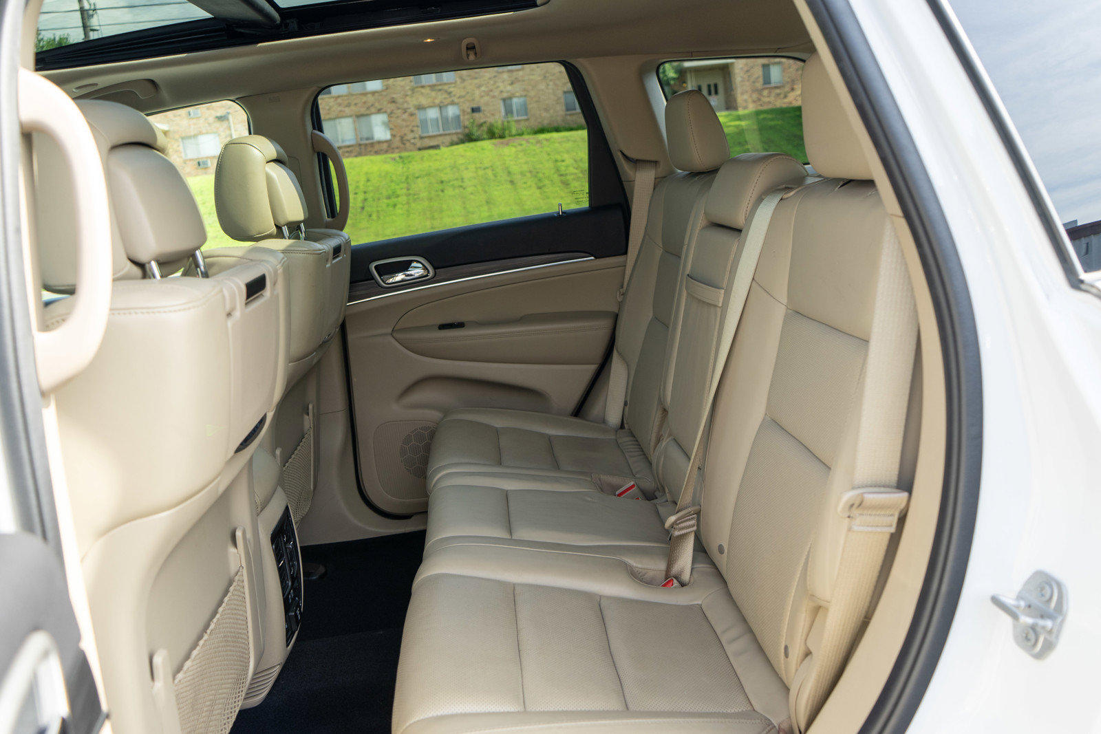 Used 2021 Jeep Grand Cherokee Limited w/ Luxury Group II AWD/4WD image 30