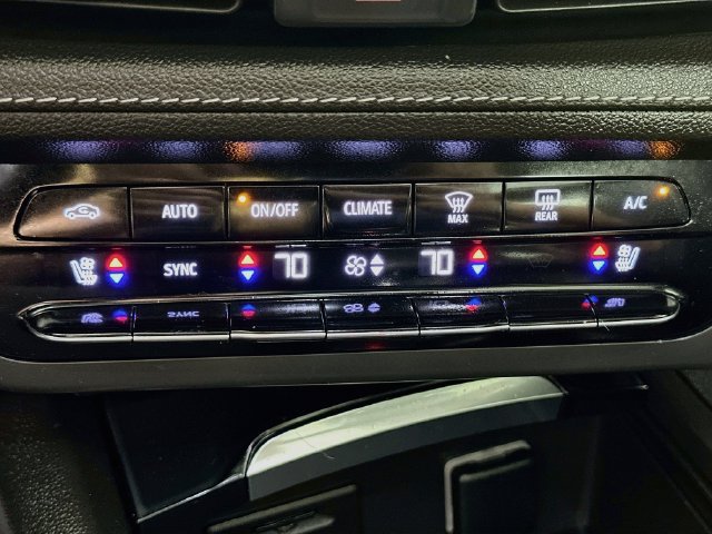 Used 2022 Buick Envision Avenir w/ Safety Package FWD image 21