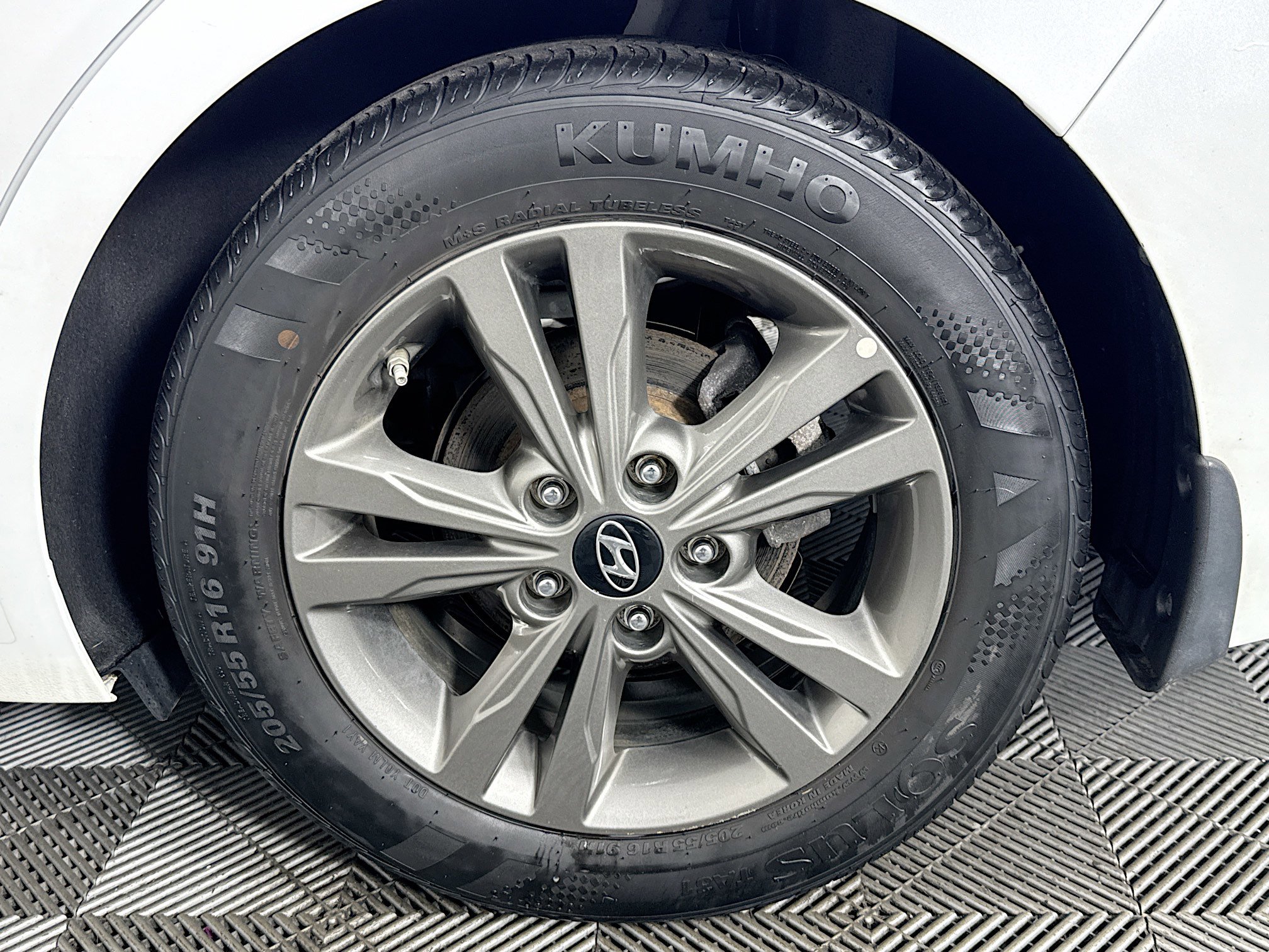 Used 2018 Hyundai Elantra Value Edition FWD image 36