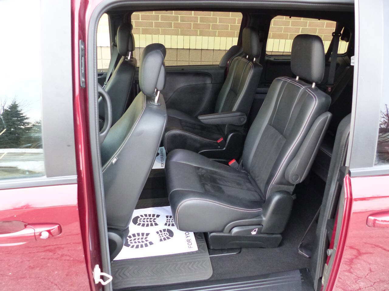 Used 2017 Dodge Grand Caravan SXT w/ Driver Convenience Group image 30