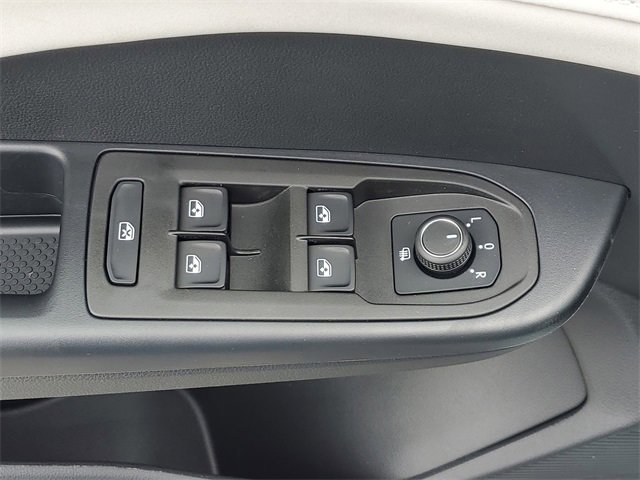 New 2025 Volkswagen Taos SE image 22