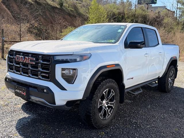 Used 2024 GMC Canyon AT4 image 2
