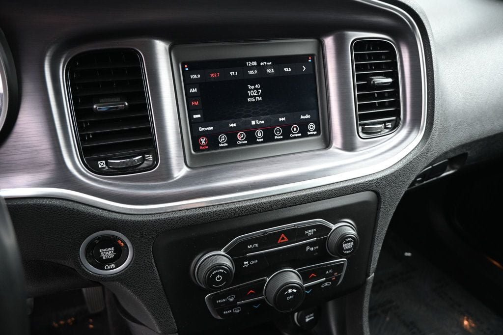 Used 2018 Dodge Charger SXT w/ Blacktop Package RWD image 9