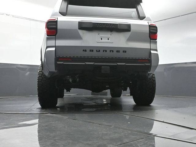 Used 2025 Toyota 4Runner SR5 AWD/4WD image 34