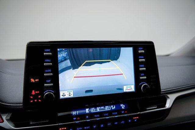 Used 2022 Toyota Sienna Limited image 22