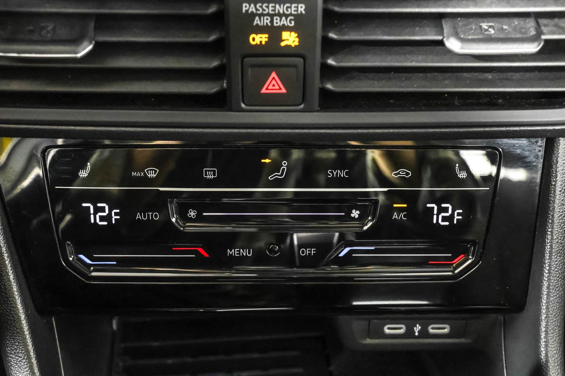 Used 2025 Volkswagen Jetta SE image 29