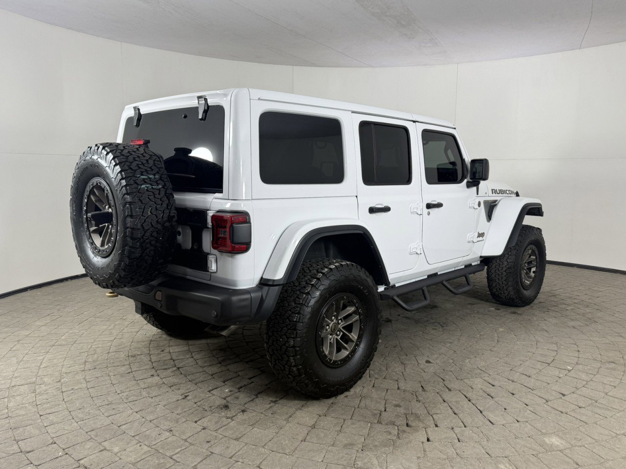 Used 2024 Jeep Wrangler Unlimited Rubicon 392 image 9