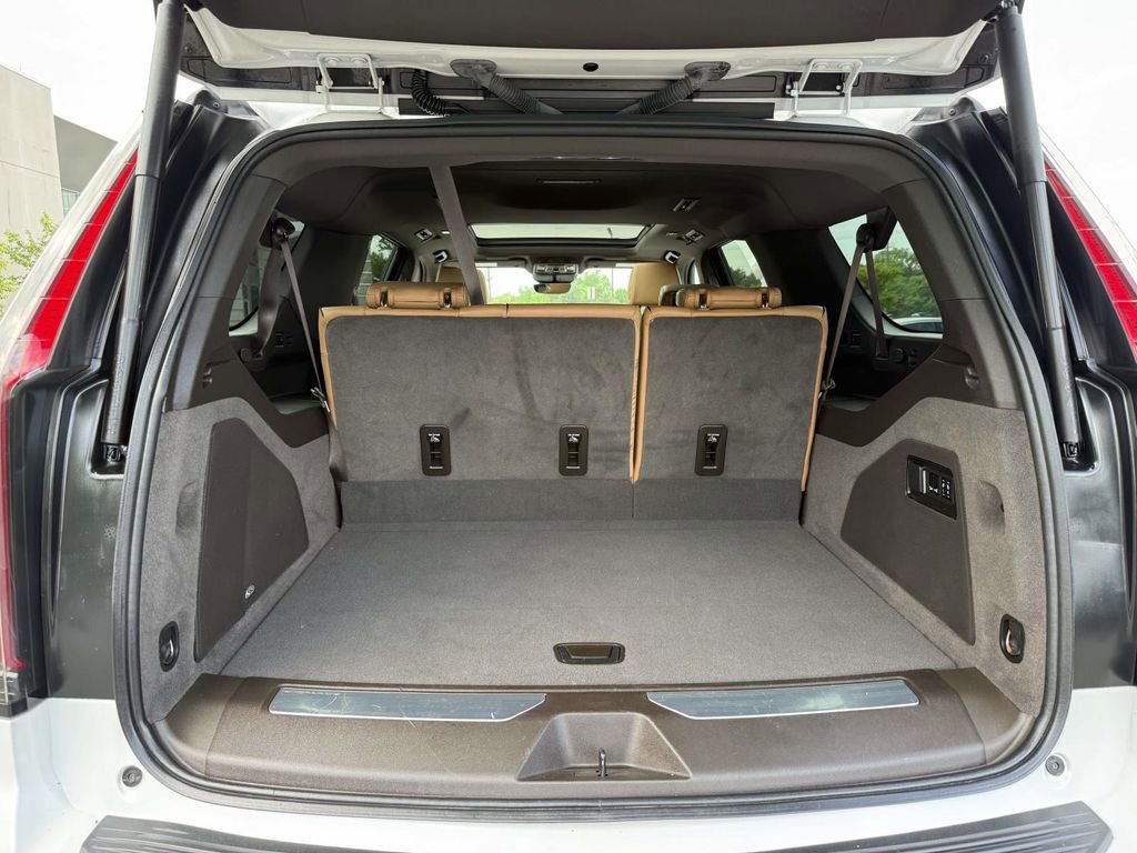 Used 2023 Cadillac Escalade ESV Premium Luxury w/ Performance Package AWD/4WD image 25
