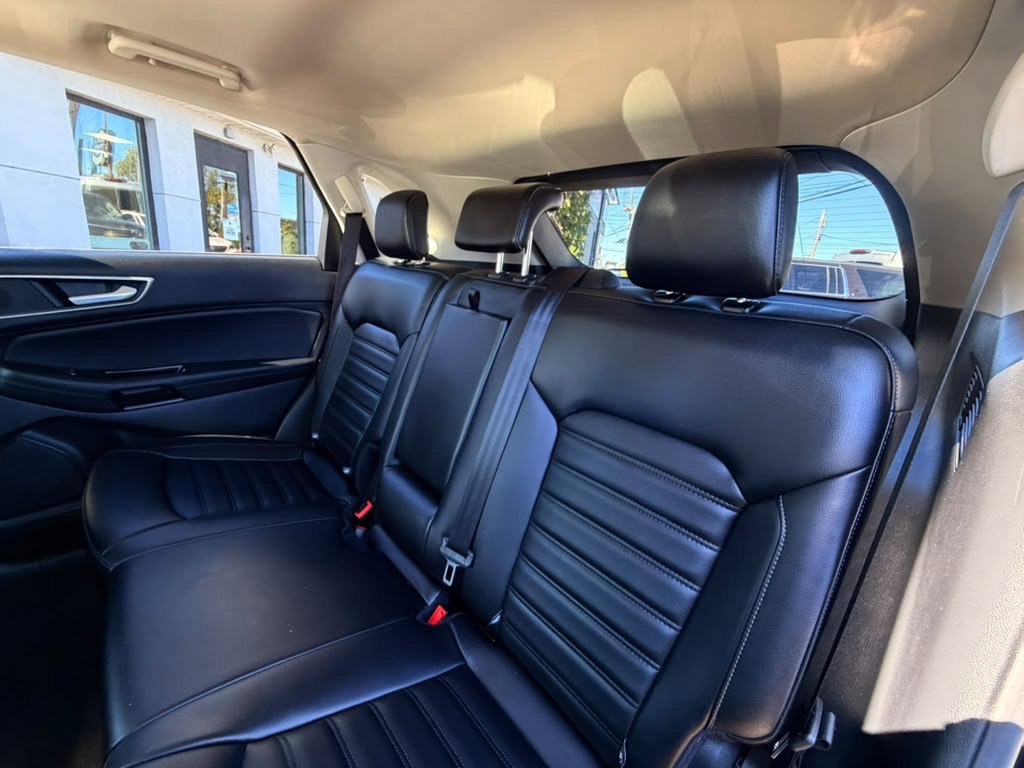 Used 2019 Ford Edge SEL w/ Equipment Group 201A AWD/4WD image 20