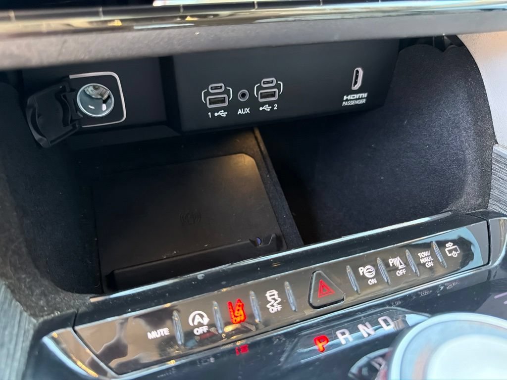 Used 2022 Jeep Wagoneer Series III w/ Premium Group I AWD/4WD image 33