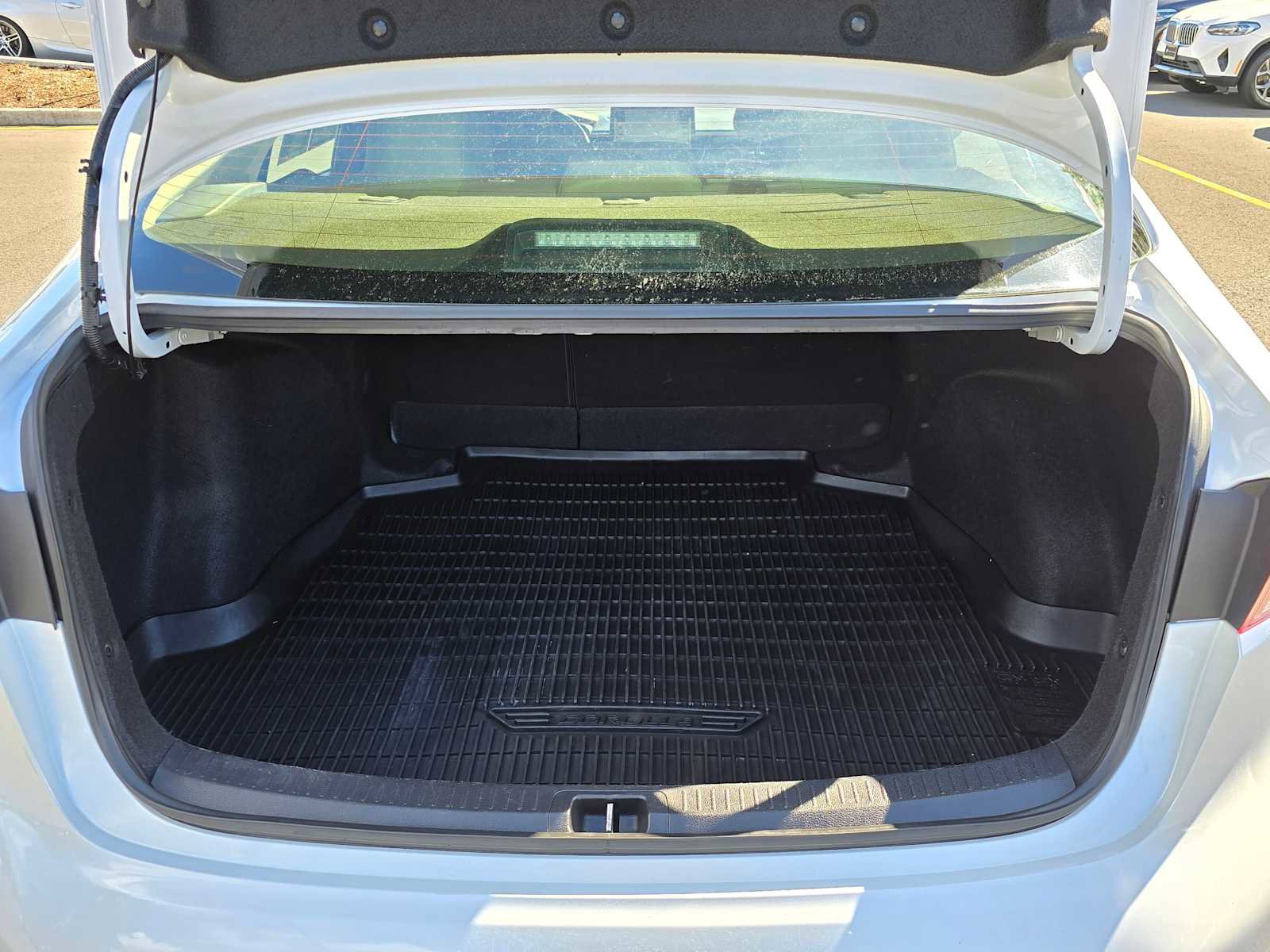 Used 2022 Toyota Corolla LE FWD image 14