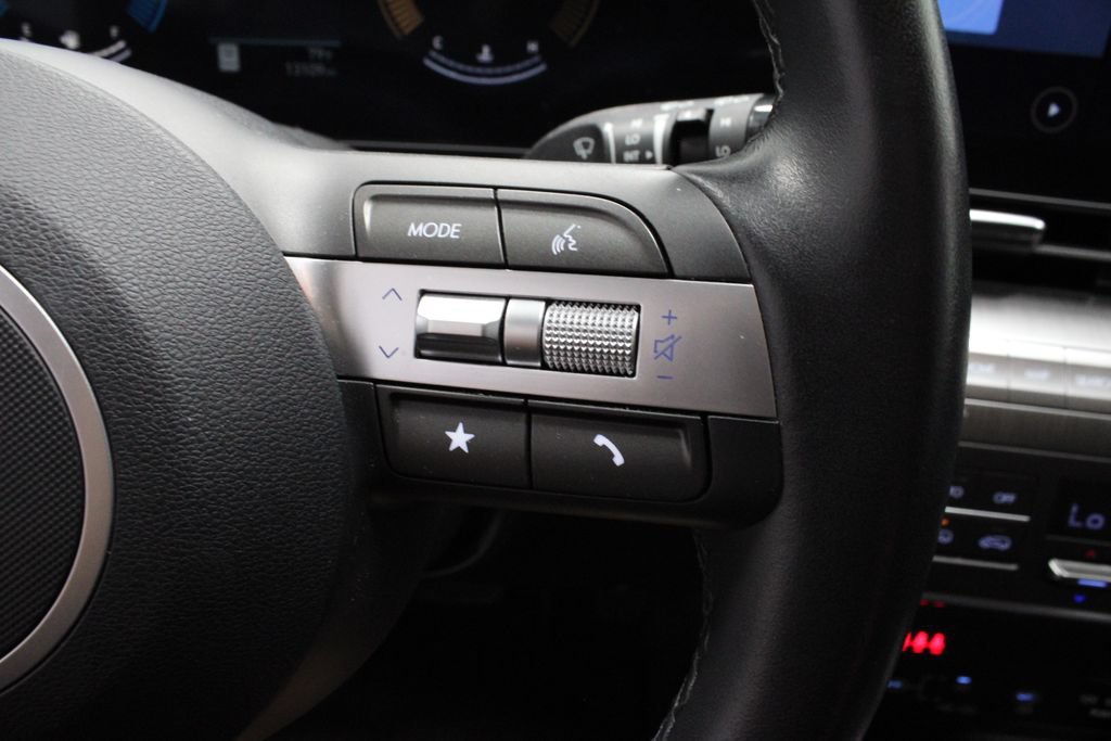 Used 2025 Hyundai Kona SEL FWD image 27