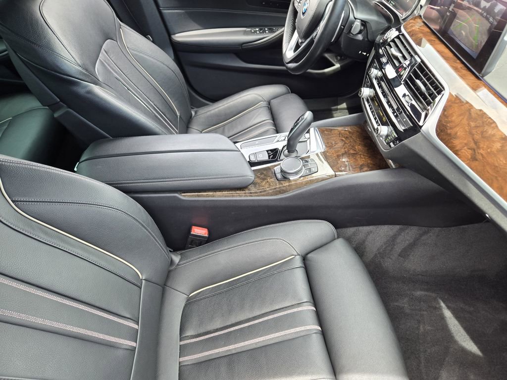 Used 2019 BMW 530i xDrive AWD/4WD image 18