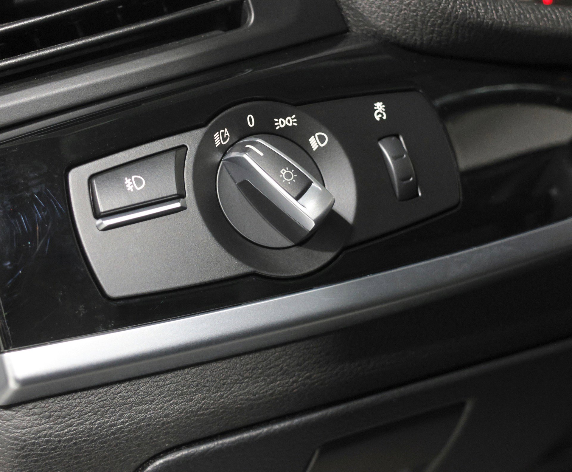 Used 2017 BMW X3 xDrive28i image 12