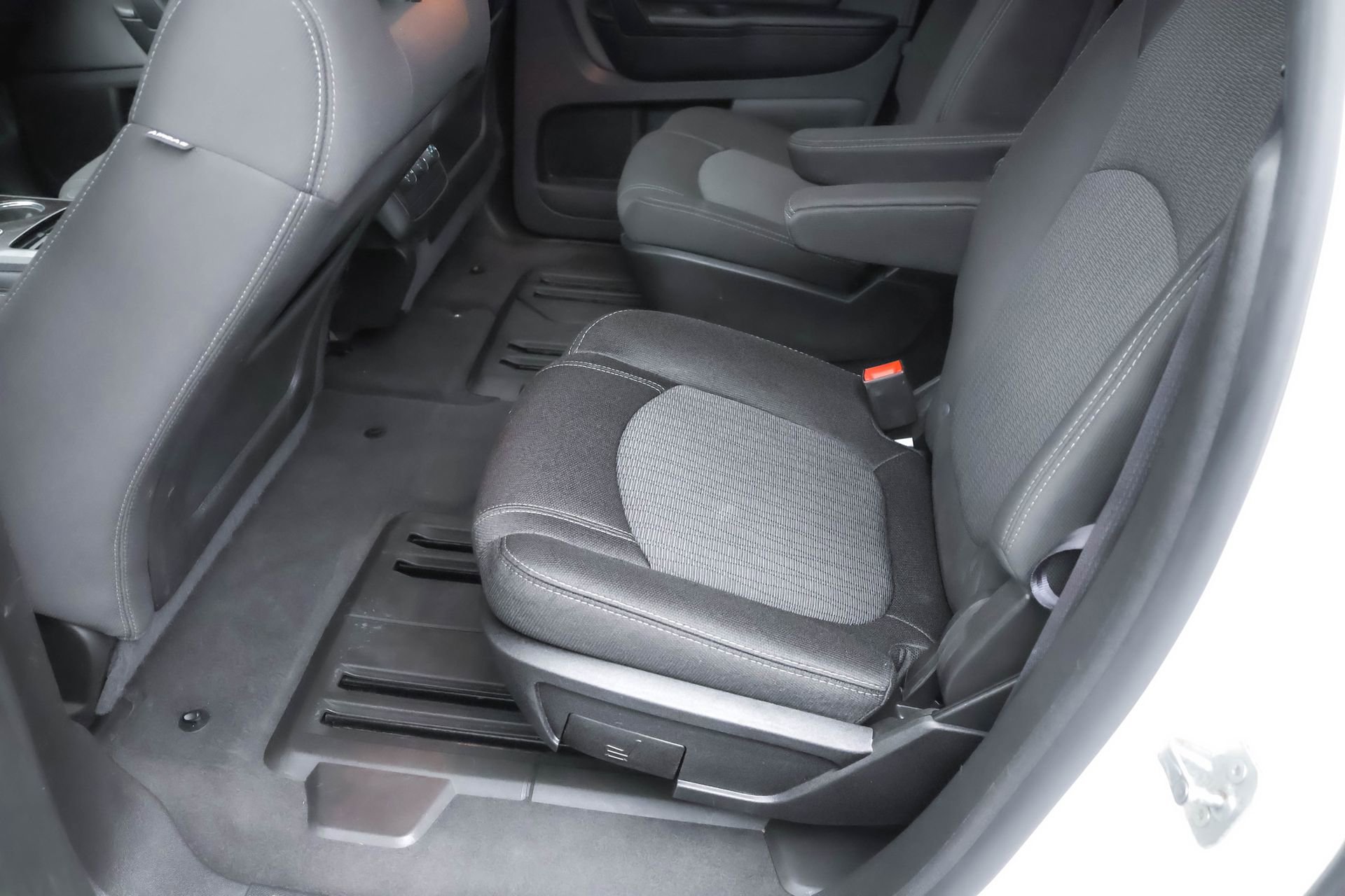 Used 2015 Chevrolet Traverse LT image 22