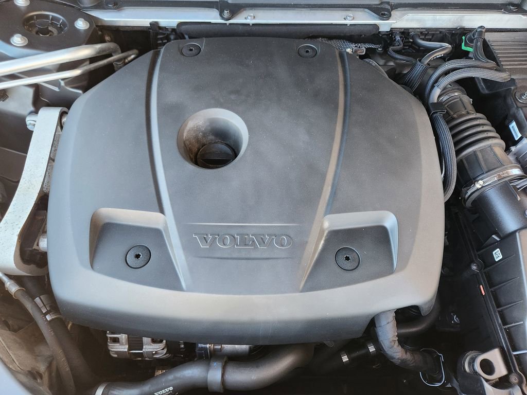 Used 2019 Volvo XC60 T6 Momentum w/ Advanced Package image 21