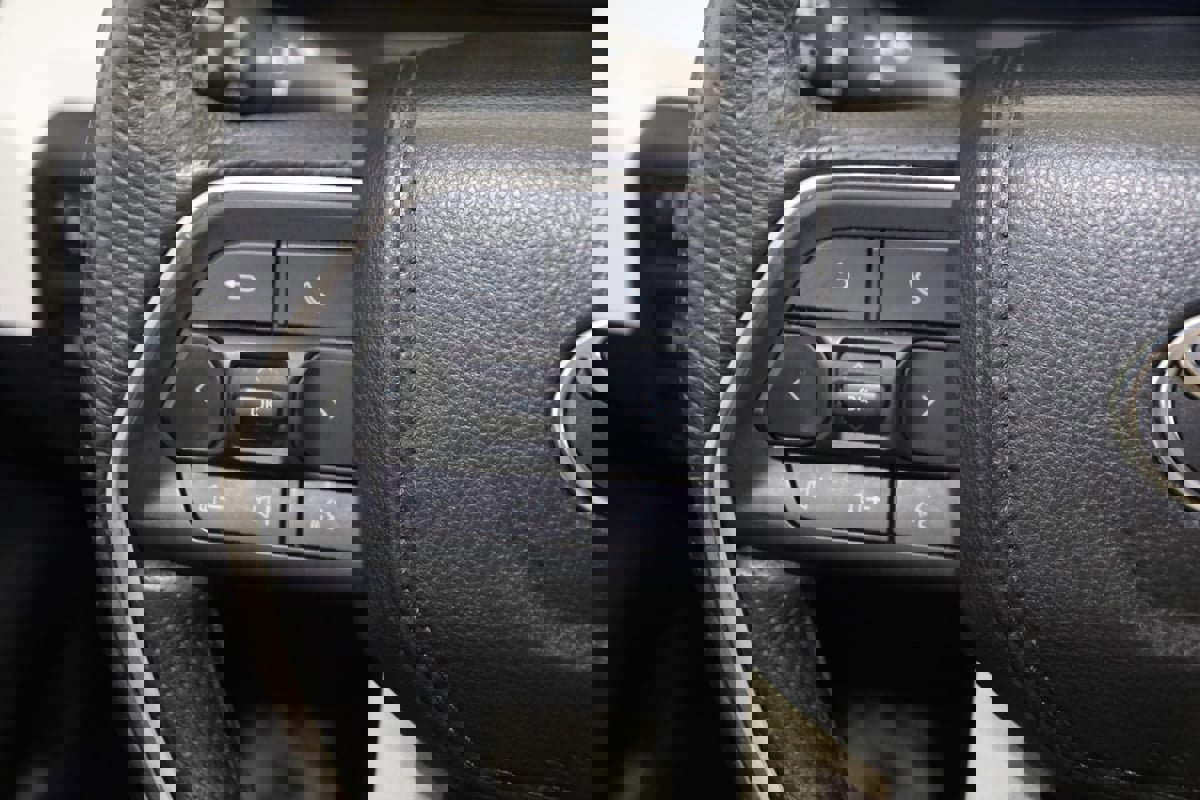 Used 2024 Toyota Tacoma TRD Off-Road image 31