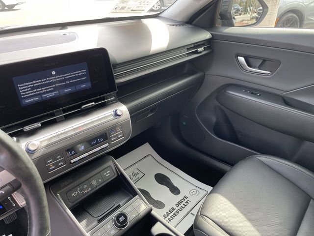 Used 2024 Hyundai Kona Limited FWD image 13