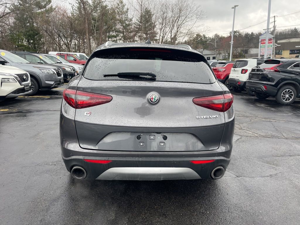 Used 2018 Alfa Romeo Stelvio AWD image 6
