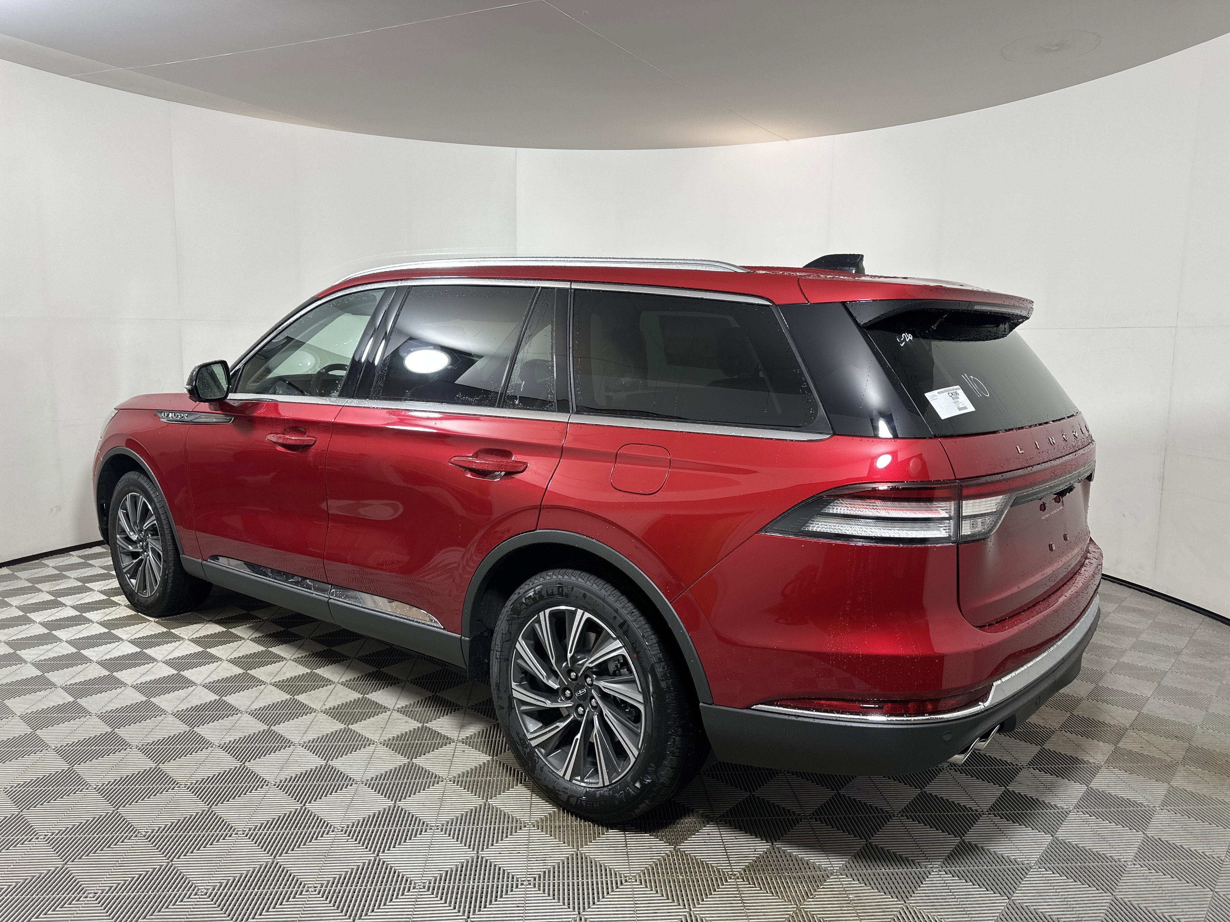 New 2025 Lincoln Aviator AWD w/ Equipment Group 101A image 5