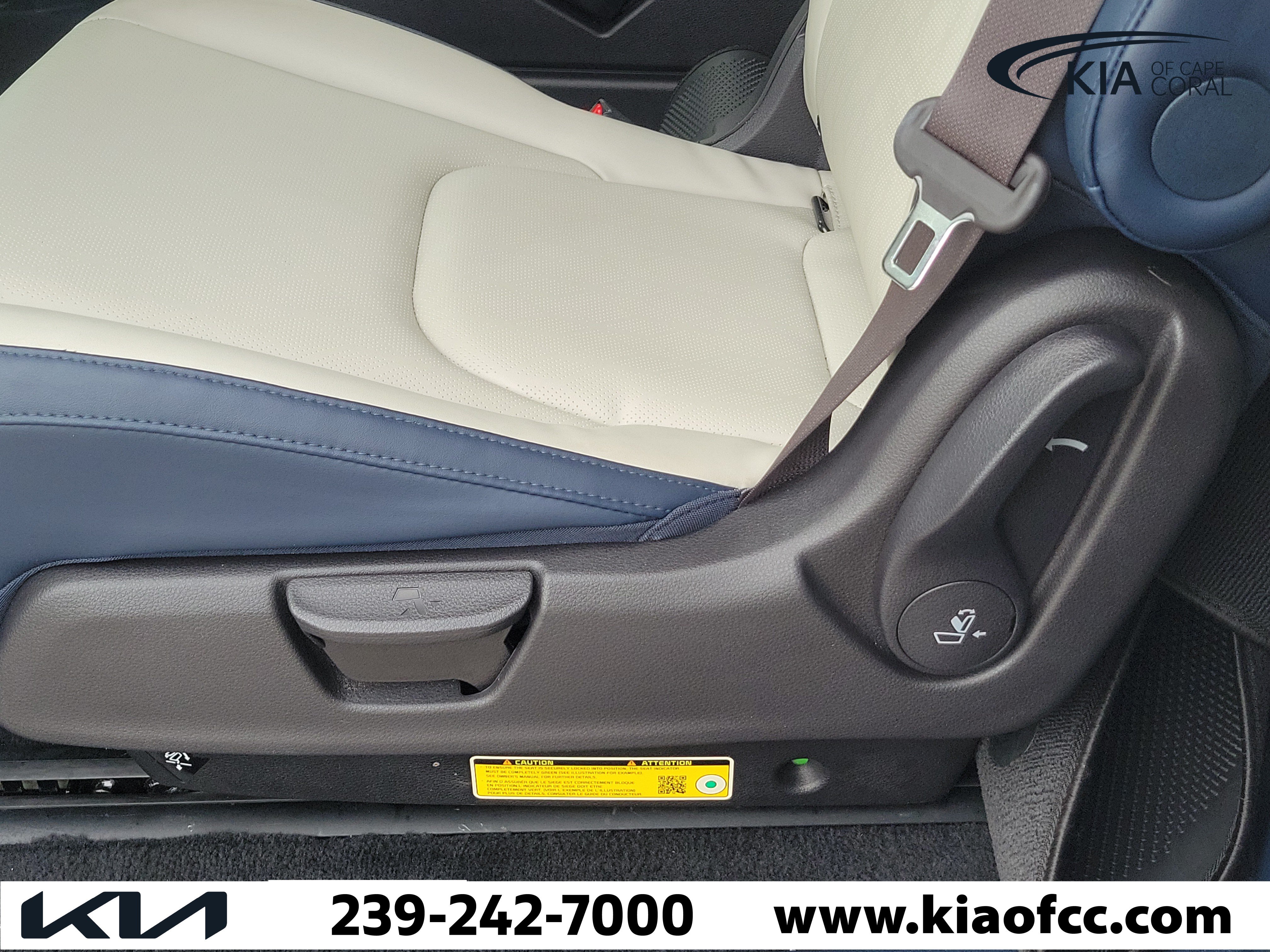 Certified 2025 Kia Carnival EX FWD image 14