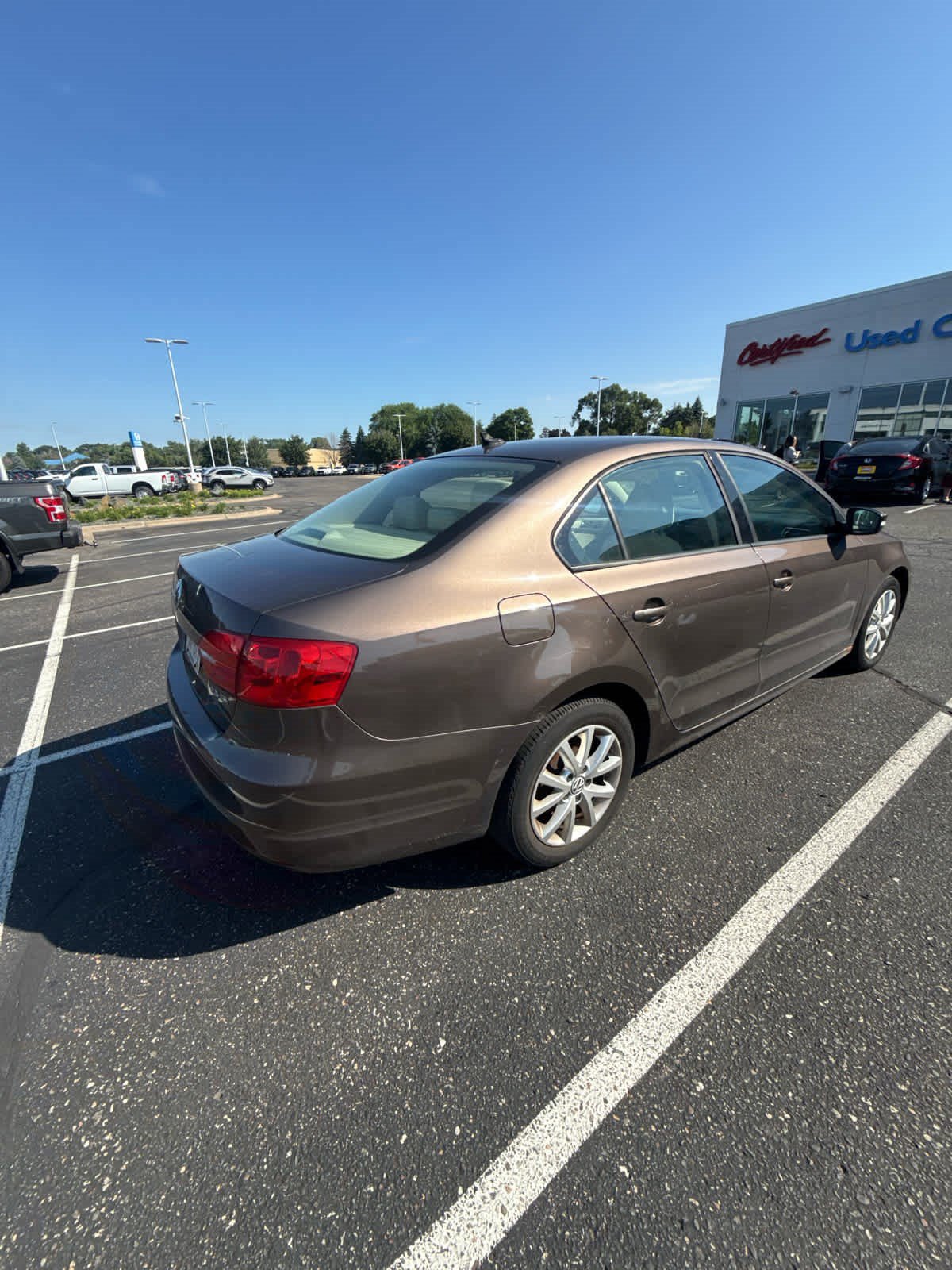 Used 2011 Volkswagen Jetta SE FWD image 3