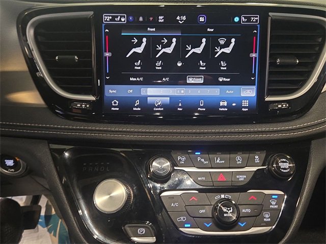 Used 2024 Chrysler Pacifica Limited w/ S Appearance Package image 19