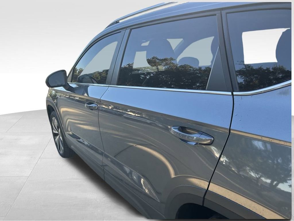 Used 2023 Volkswagen Taos SE image 31