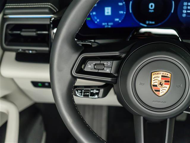 Used 2026 Porsche Macan Electric RWD image 18