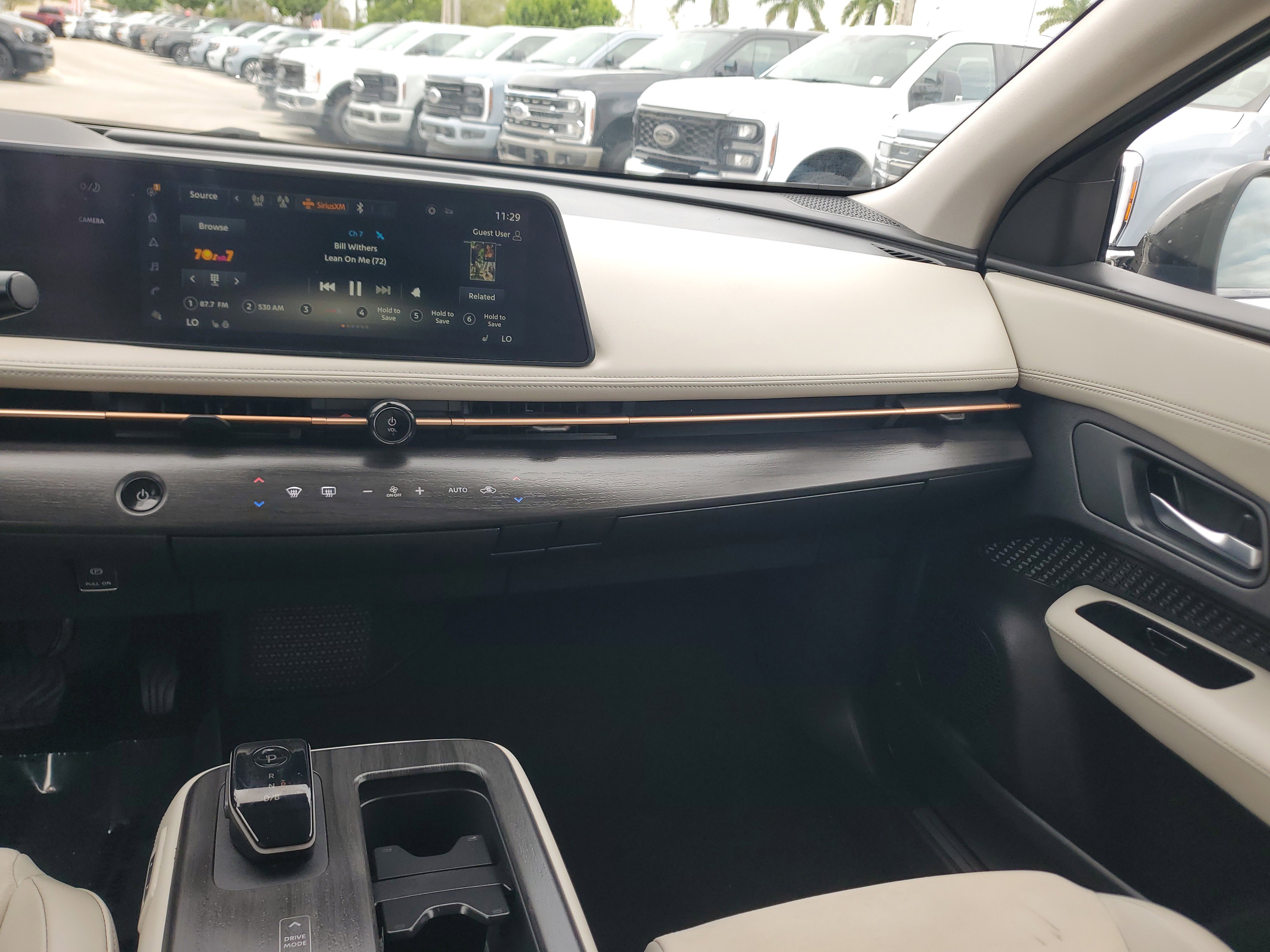 Used 2025 Nissan Ariya AWD image 17