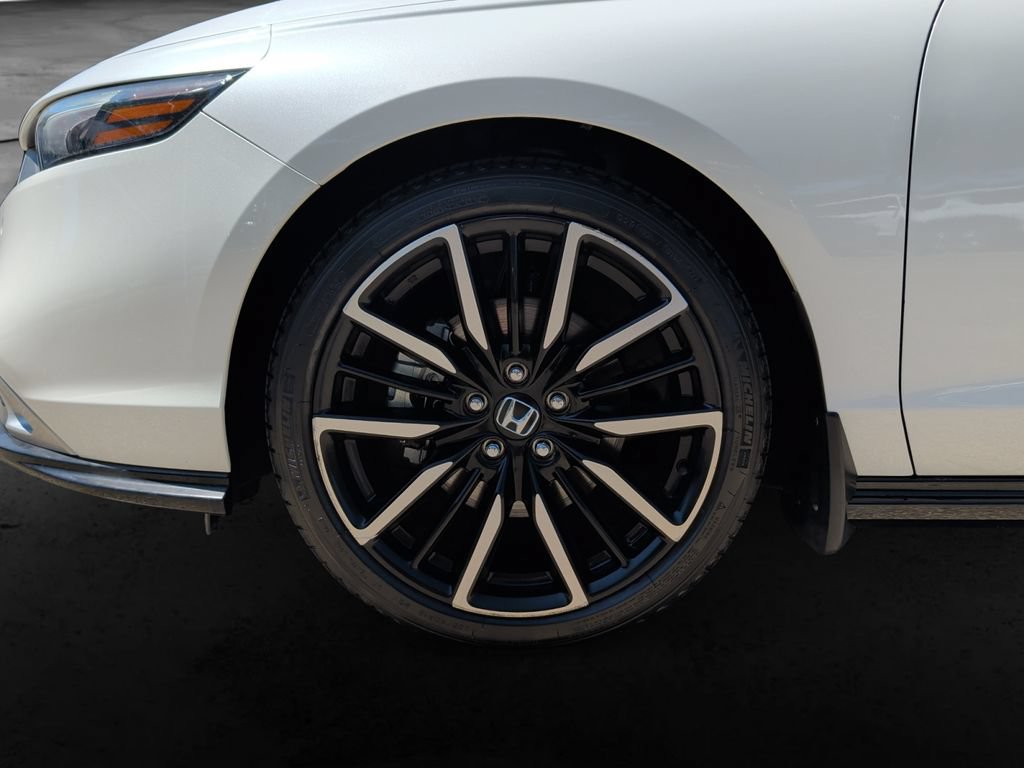 Used 2025 Honda Accord Touring image 9