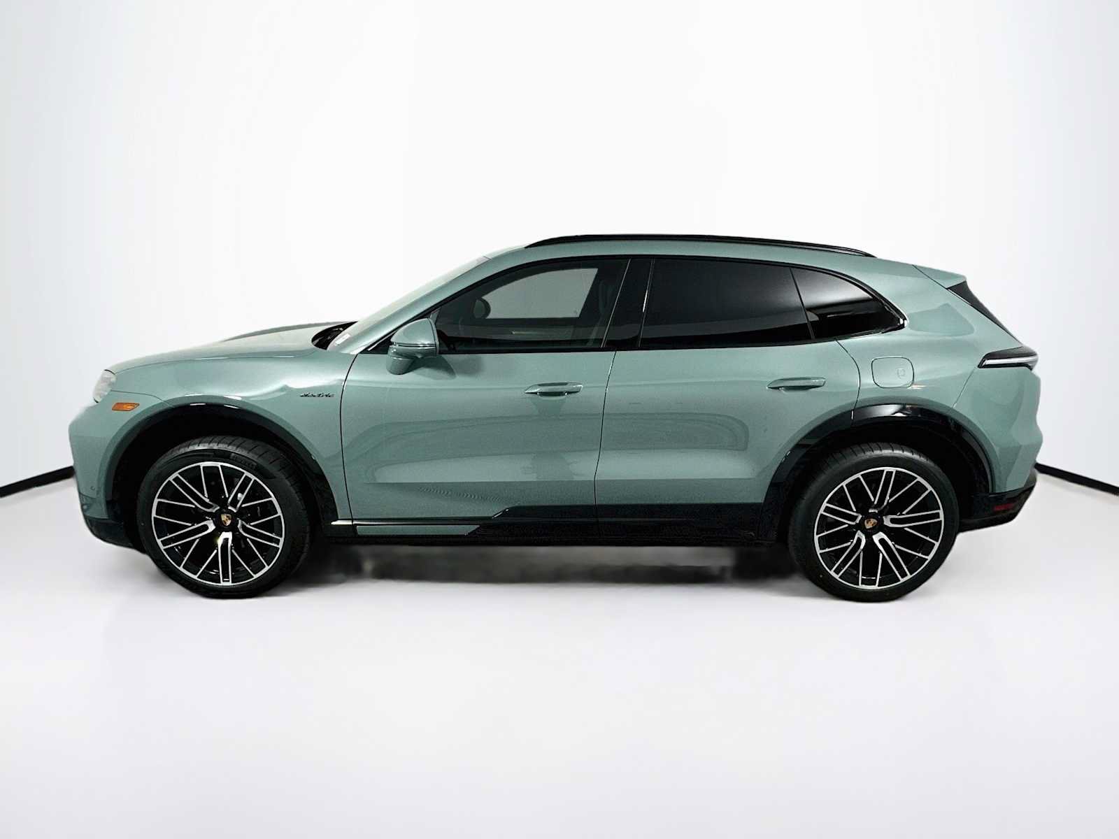 New 2026 Porsche Cayenne Electric AWD/4WD image 2