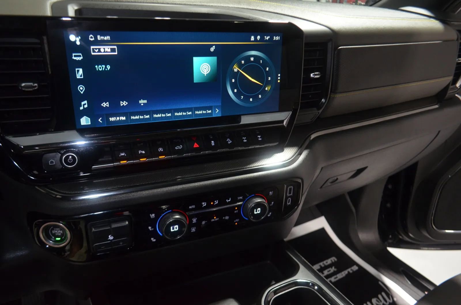 Used 2023 Chevrolet Silverado 1500 ZR2 w/ Technology Package AWD/4WD image 34